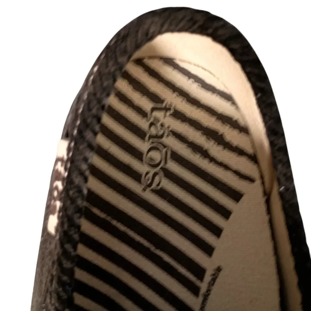 Taos Guest Star Sneakers Womens 7 Black Corduroy Lace Up Walking Shoes